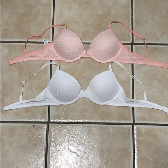 2 Pairs Of Bras Size 34A - Picture 3 of 10